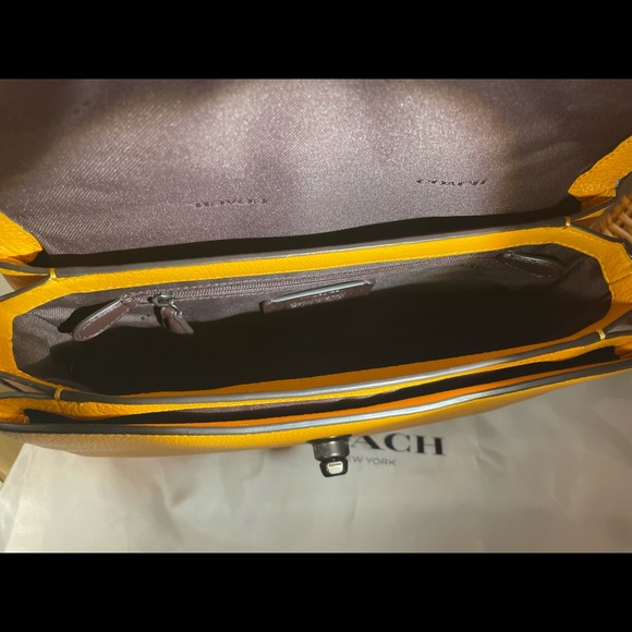 💓SOLD💓Coach Pollen Cassie - Rare 🦄 💛 - Picture 5 of 16